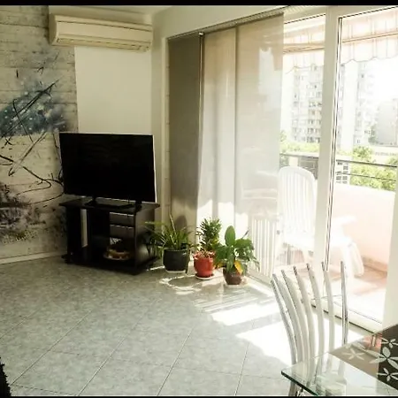 Cozy 2br With Old Town View And Free Street Parking Apartment
