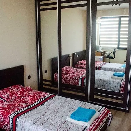 Cozy 2br With Old Town View And Free Street Parking Apartment *