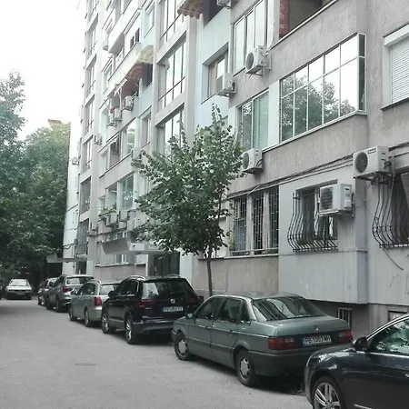 Cozy 2br With Old Town View And Free Street Parking Apartment